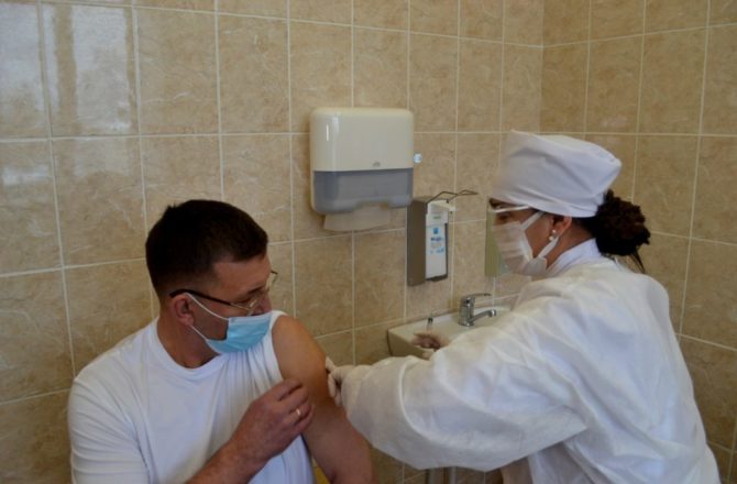 В Соликамске продолжается вакцинация от коронавируса